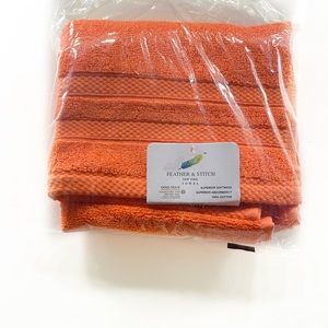 Feather & Stitch New York Hand Towel & Wash Cloth set ✨